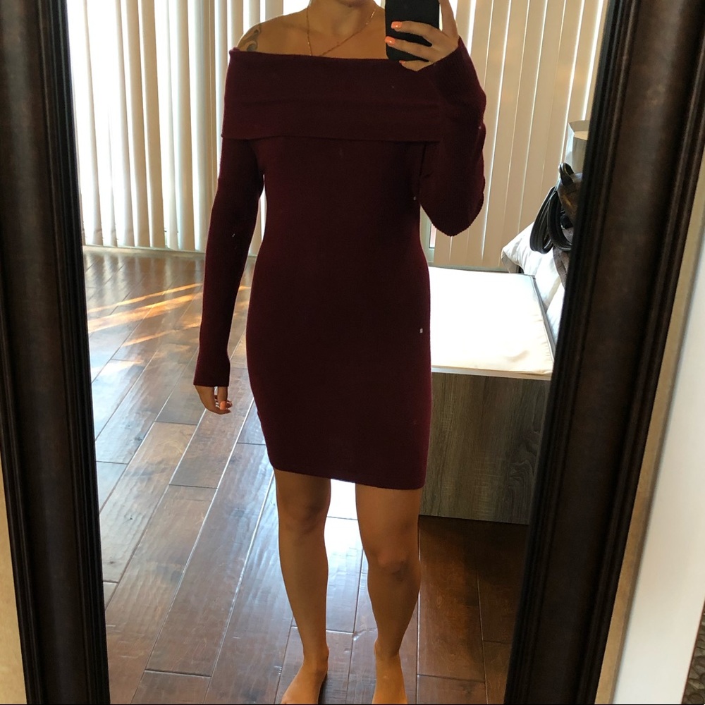 Maroon long sleeve dress